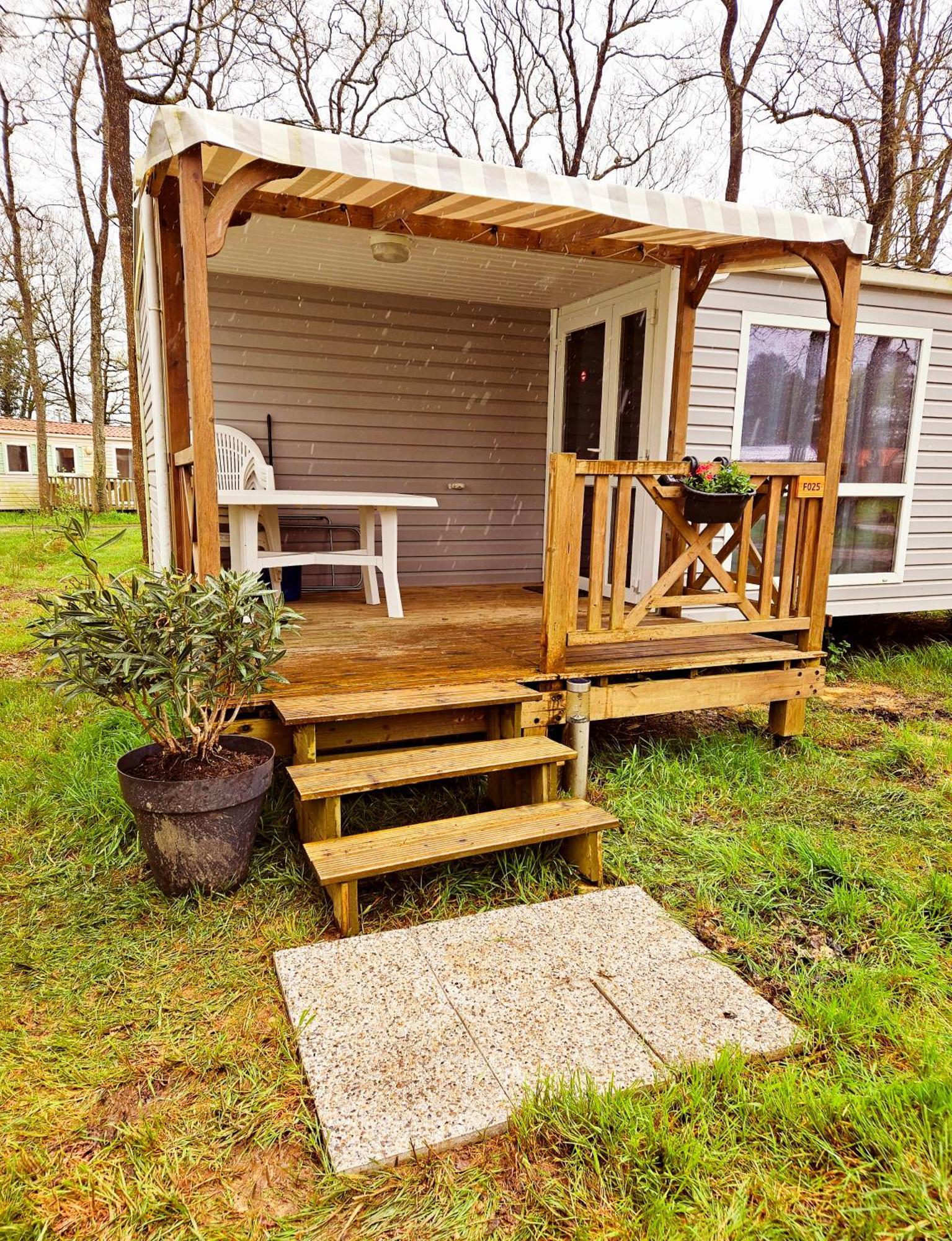 Bungalow Cosy Equipe La Boissiere-de-Montaigu Exterior photo